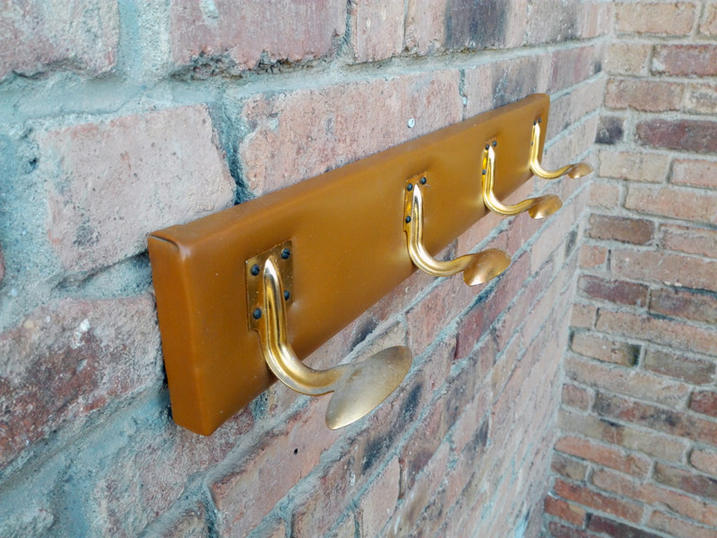 colgador pared madera skay metal dorado 9_5x60x9 1u